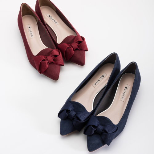 本館2階〈ダイアナ〉デザインパンプス<br />
